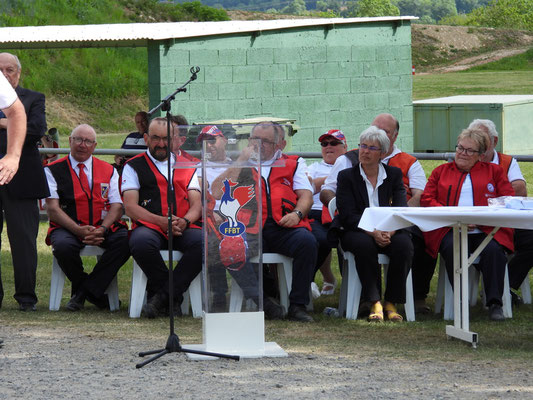 SELECTION NATIONALE DTL A ST NEOMAYE  LES ARBITRES.jpg